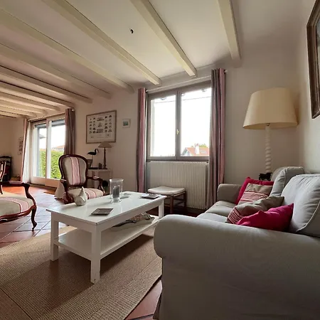Maison Spacieuse Avec Piscine, Jardins, A 5 Min Des Plages! - Fr-1-239-1064