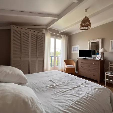 Holiday home Maison Spacieuse Avec Piscine, Jardins, A 5 Min Des Plages! - Fr-1-239-1064 Saint-Jean-de-Luz