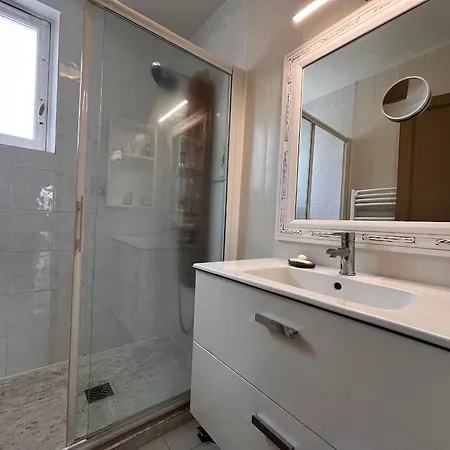 Maison Spacieuse Avec Piscine, Jardins, A 5 Min Des Plages! - Fr-1-239-1064