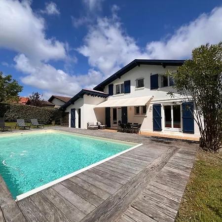 Maison Spacieuse Avec Piscine, Jardins, A 5 Min Des Plages! - Fr-1-239-1064 Holiday home