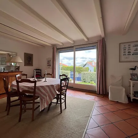 Holiday home Maison Spacieuse Avec Piscine, Jardins, A 5 Min Des Plages! - Fr-1-239-1064 Saint-Jean-de-Luz